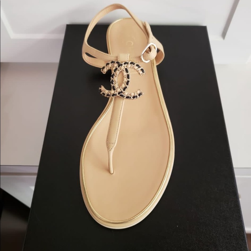 Chanel thong Sandals NEW